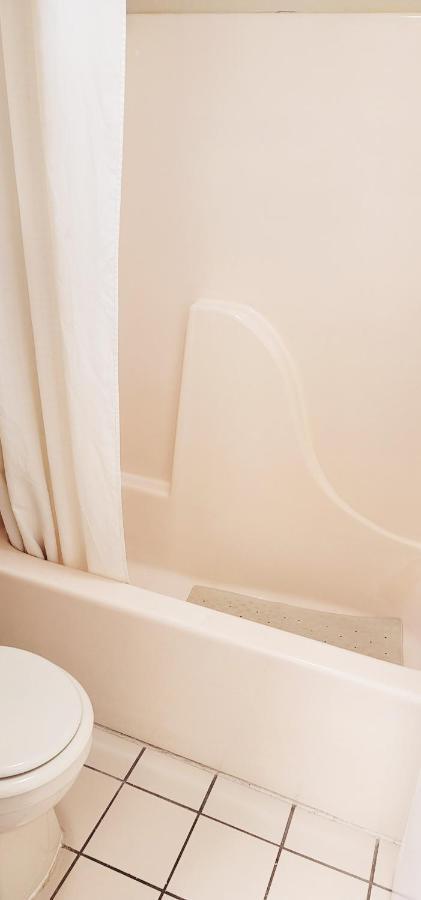 Regency Travel Inn Hayti Zewnętrze zdjęcie
